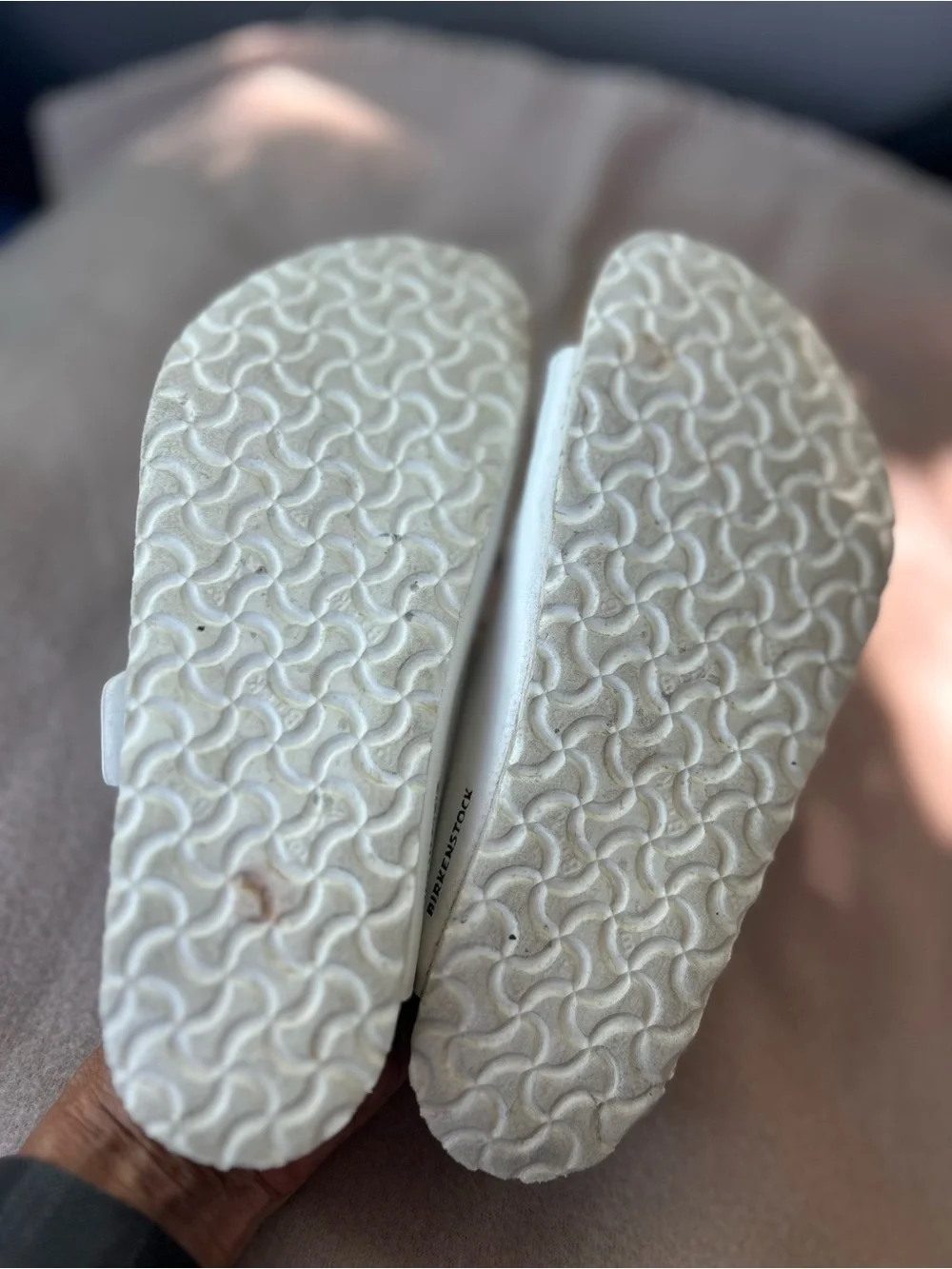 Birkenstock Arizona White Kids Two-Strap Sandals size 2(33))